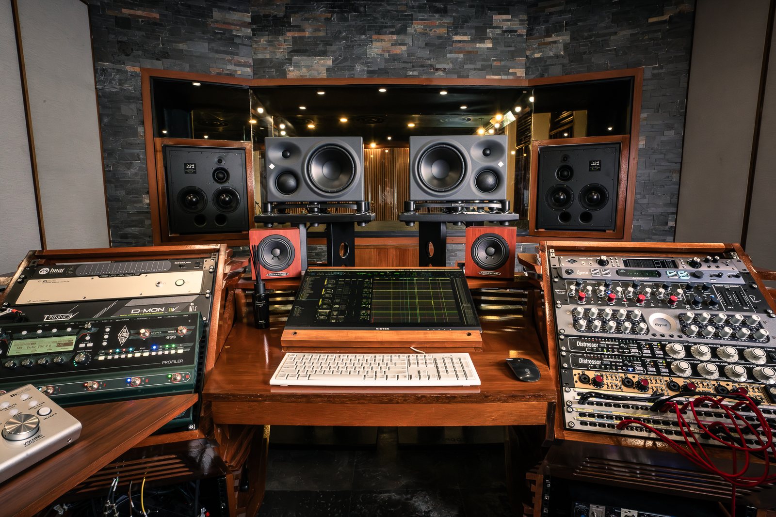 Live room detail